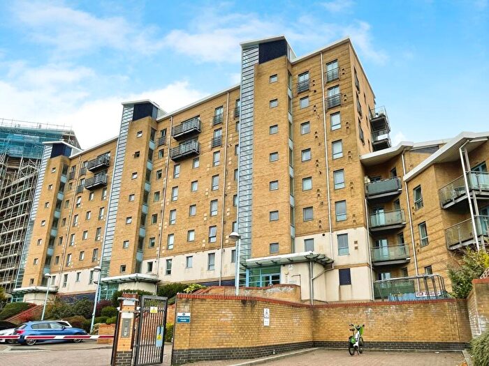 2 Bedroom Apartment To Rent In Hanover Avenue, London, E16