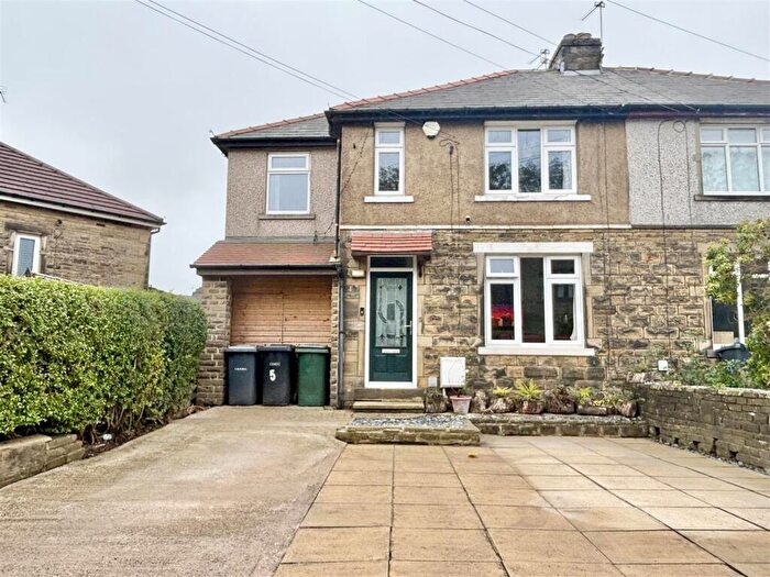 4 Bedroom Semi-Detached House For Sale In Vale Grove, Queensbury, Bradford, BD13