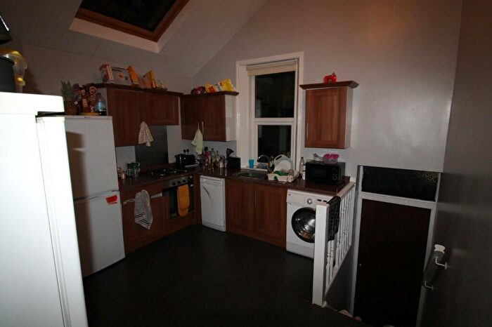 5 Bedroom Terraced House To Rent In Myrtle Grove, Newcastle Upon Tyne, NE2
