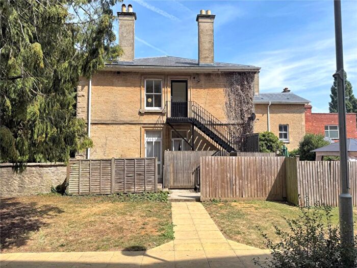 1 Bedroom Apartment To Rent In The Avenue, Cirencester, GL7