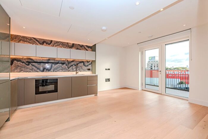 1 Bedroom Flat To Rent In Reflection Apartments, Cascade Way, London, W12