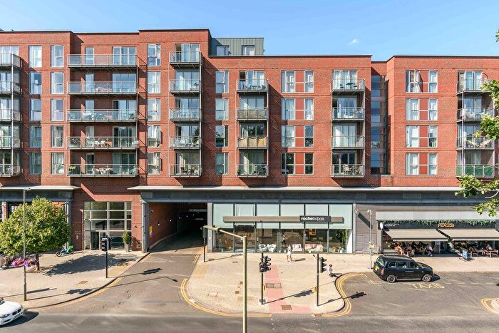 1 Bedroom Flat To Rent In The Heart, Walton-On-Thames, KT12