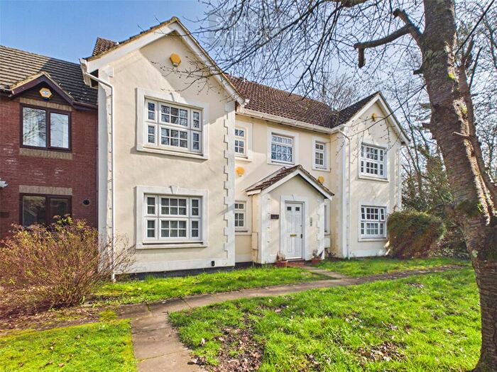 2 Bedroom Apartment For Sale In Holly Close, Bramley, Tadley, Hampshire, RG26