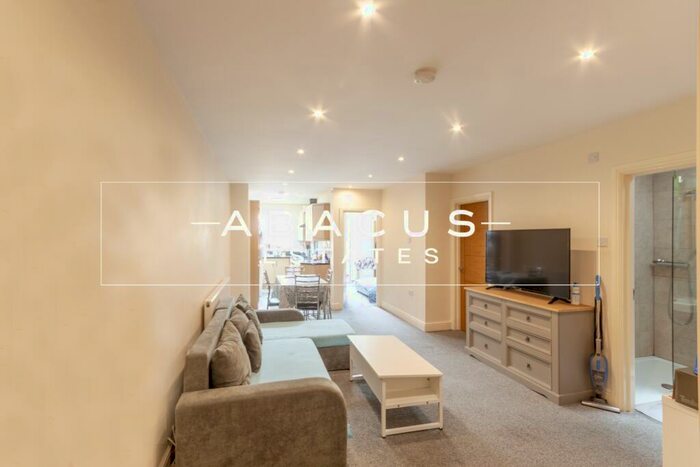 2 Bedroom Flat To Rent In Kings Parade, Okehampton Road, Kensal Rise, NW10