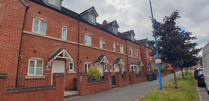 3 Bedroom House To Rent In Barrett Street, Smethwick, B66