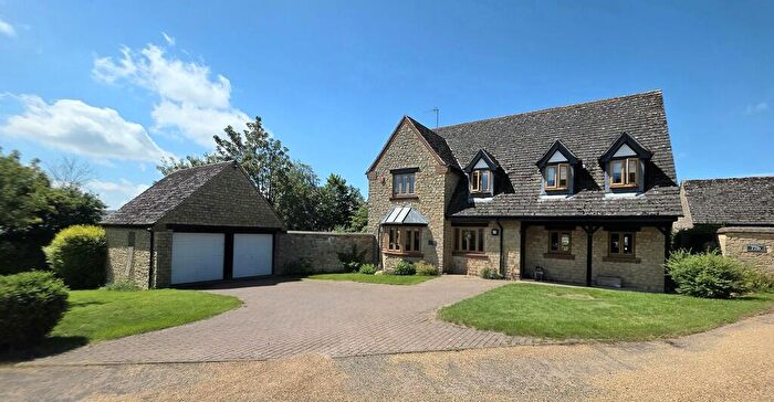 4 Bedroom Detached House For Sale In Wappenham Road, Helmdon, NN13