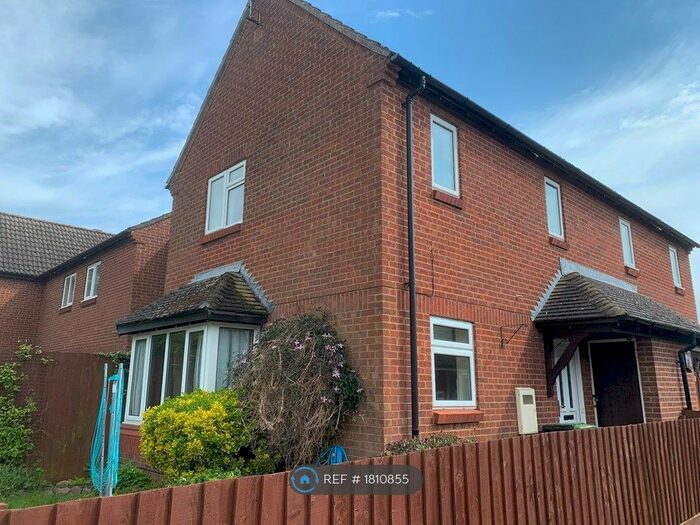 2 Bedroom Semi-Detached House To Rent In Mill Close, Raunds, Wellingborough, NN9