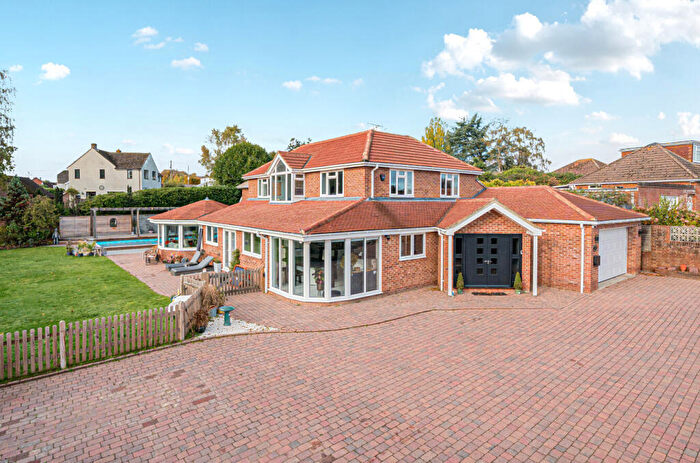 5 Bedroom Detached House For Sale In Oakleigh Drive, Landford, Salisbury, Wiltshire, SP5