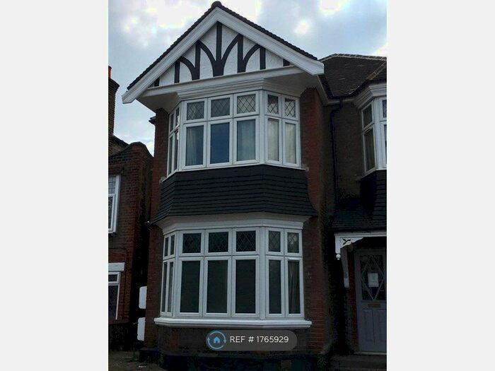 4 Bedroom Flat To Rent In Gunnersbury Avenue, London, W5