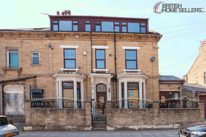 5 Bedroom Terraced House For Sale In Hoxton Street, Bradford, West Yorkshire, BD8