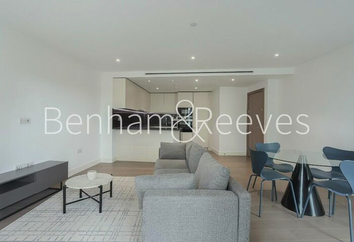 2 Bedroom Apartment To Rent In Vaughan Way, London, E1W