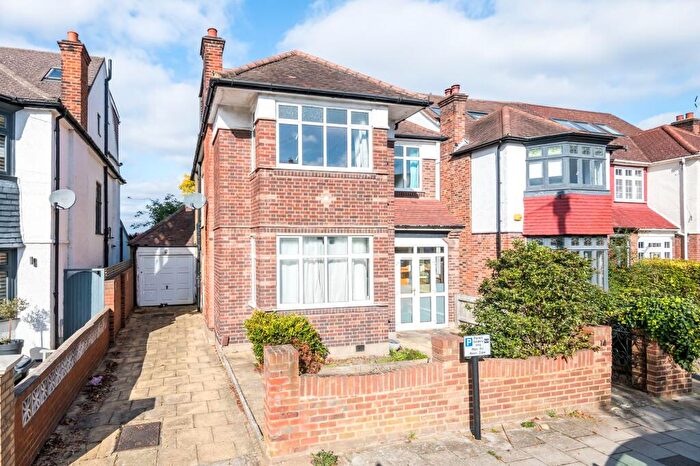 4 Bedroom Detached House For Sale In Brantwood Road, London, SE24