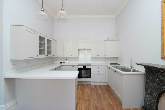 2 Bedroom Flat To Rent In Fourth Avenue, Hove, BN3