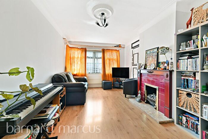 2 Bedroom Flat For Sale In Lincoln Close, London, SE25
