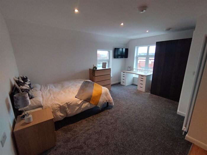 1 Bedroom House To Rent In *En-Suite Couples Rooms* West Hill Drive, Mansfield*New En-Suite Rooms* West Hill Drive, Mansfield, NG18