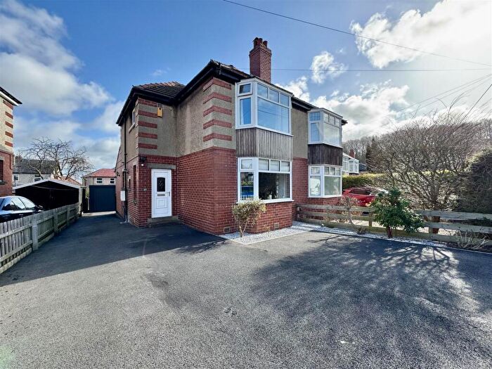3 Bedroom Semi Detached House For Sale In Benomley Crescent, Almondbury, Huddersfield, HD5