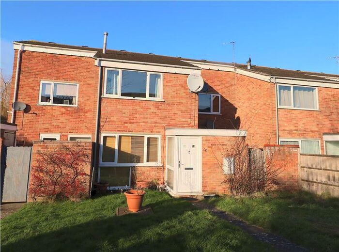 2 Bedroom Town House For Sale In Azalea Drive, Burbage, Leicestershire, LE10
