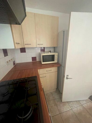 2 Bedroom Flat To Rent In York Road, London, N11
