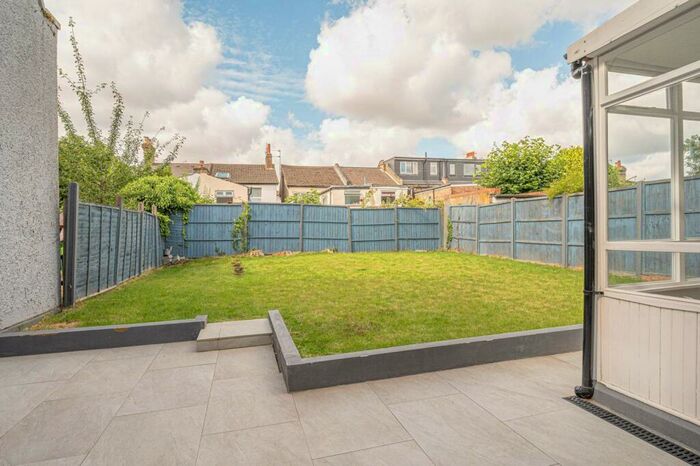 5 Bedroom House To Rent In Essex Park, Finchley, London, N3