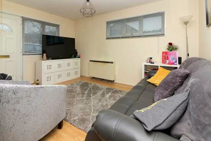 1 Bedroom Cluster House To Rent In Two Mile Ash - A Very Well Presented 1 Bed Cluster Style Home, MK8
