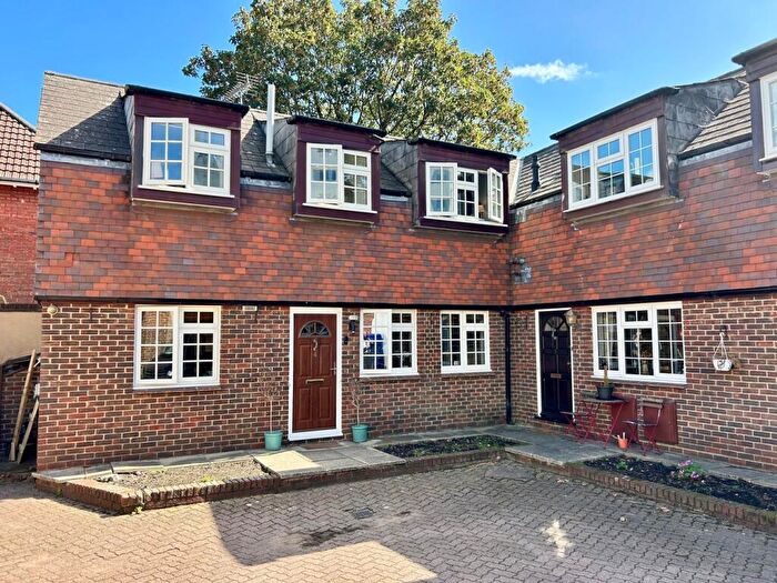 2 Bedroom Mews For Sale In Prince Of Wales Road, Westbourne, BH4