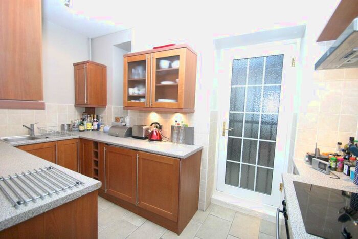 1 Bedroom Flat To Rent In Keswick Road, London, SW15