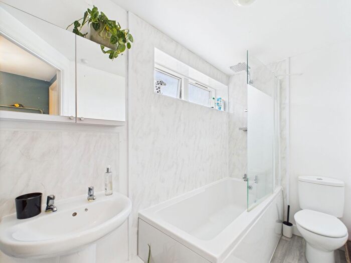 2 Bedroom Flat To Rent In Corinne Court, Sotherby Drive, Cheltenham, GL51