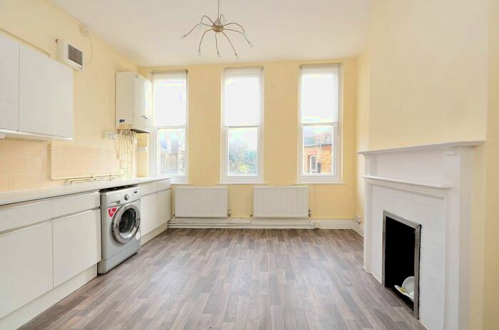 2 Bedroom Flat To Rent In Streatham Hill, Streatham Hill, London, SW2