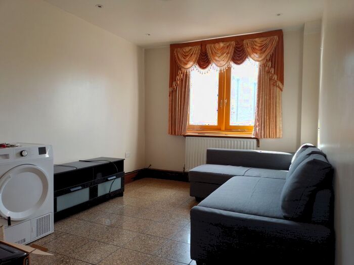 1 Bedroom Flat To Rent In Wilshaw Street, London, SE14