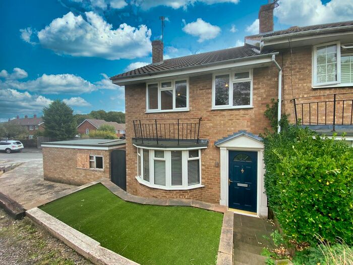 3 Bedroom End Of Terrace House To Rent In West View, Uckfield, TN22