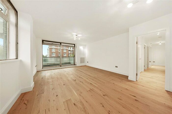 2 Bedroom Flat To Rent In Century Court, Grove End Road, NW8