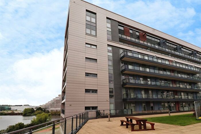 2 Bedroom Flat For Sale In Ferry Court, Cardiff, CF11