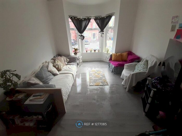 6 Bedroom Terraced House To Rent In Talbot Road, Fallowfield, Manchester M14