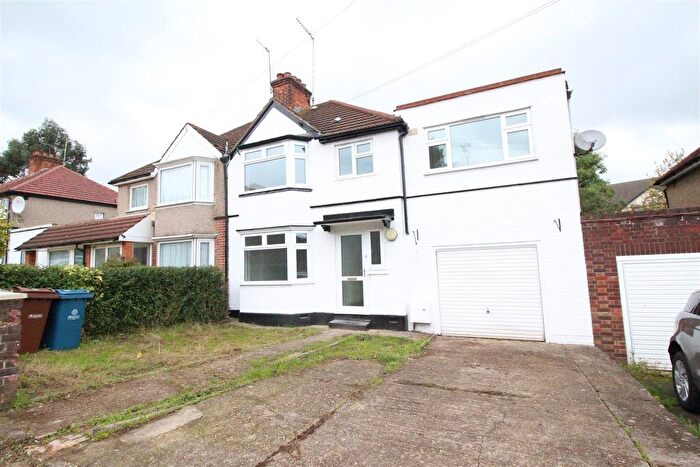 5 Bedroom Property To Rent In Albany Crescent, Edgware, HA8