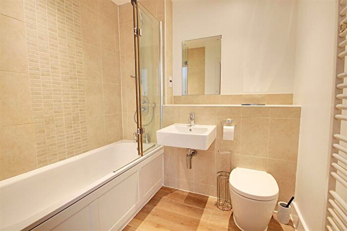 1 Bedroom Apartment For Sale In Rose Lane, Nash Mills Wharf, Hemel Hempstead, HP3