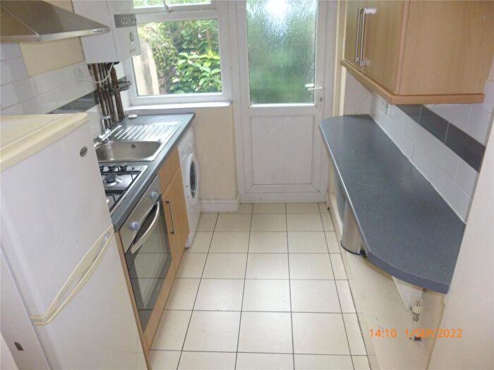 1 Bedroom Flat To Rent In Richmond Road, Roath, Cardiff, CF24