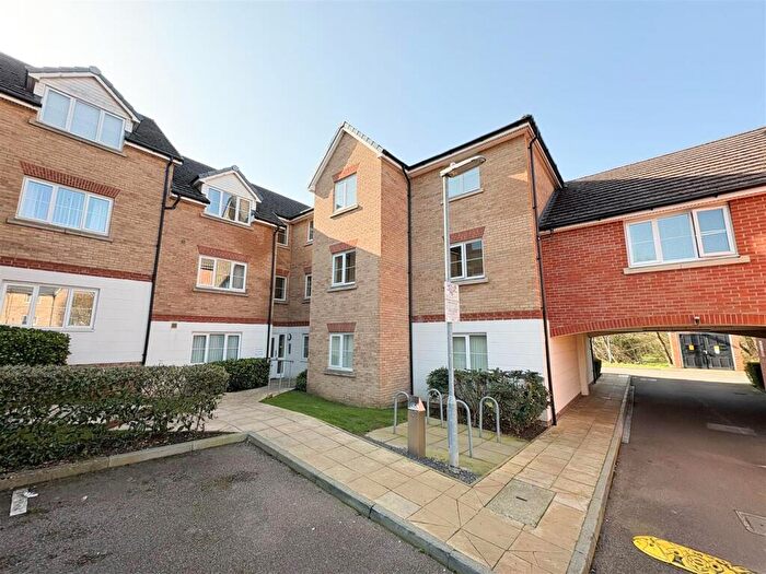 2 Bedroom Flat To Rent In Monarch Way, Leighton Buzzard, LU7