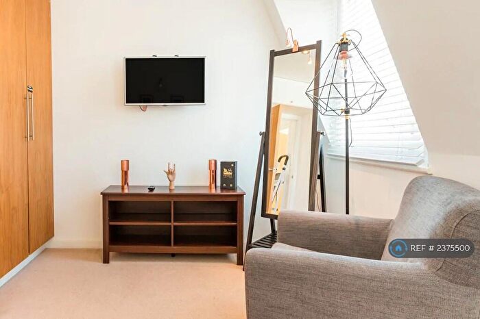 1 Bedroom Flat To Rent In Hanbury Street, London, E1