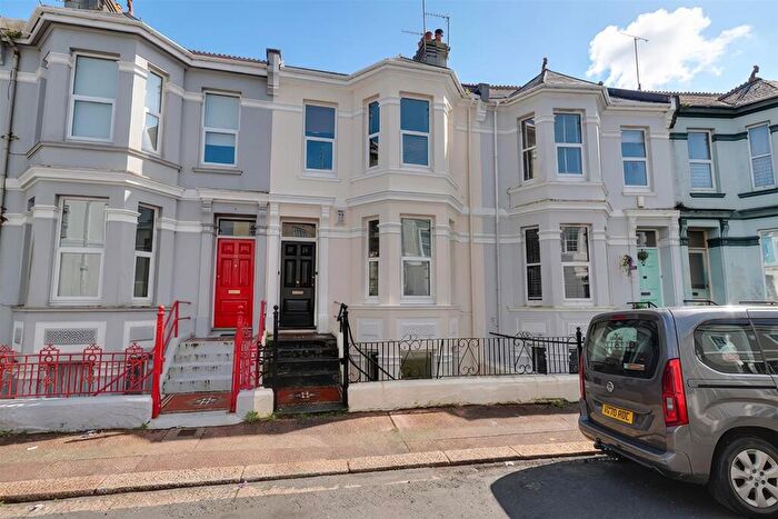 3 Bedroom Maisonette For Sale In Fellowes Place, Plymouth, PL1