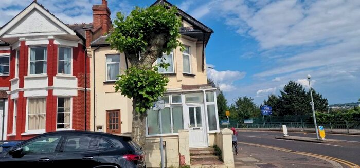 2 Bedroom Flat To Rent In Audley Road, London, NW4