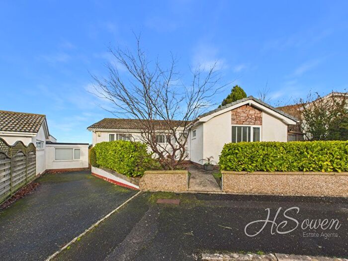 4 Bedroom Bungalow For Sale In Fluder Rise, Newton Abbot, TQ12