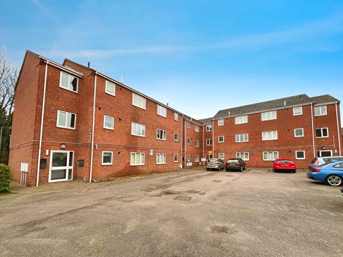 2 Bedroom Flat For Sale In University Court, Grantham, NG31