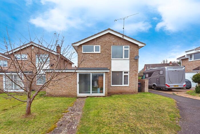 4 Bedroom Detached House For Sale In Riverside, Leighton Buzzard, LU7