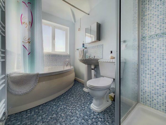 3 Bedroom Semi-Detached House For Sale In Glyn Farm Road, Quinton, B32