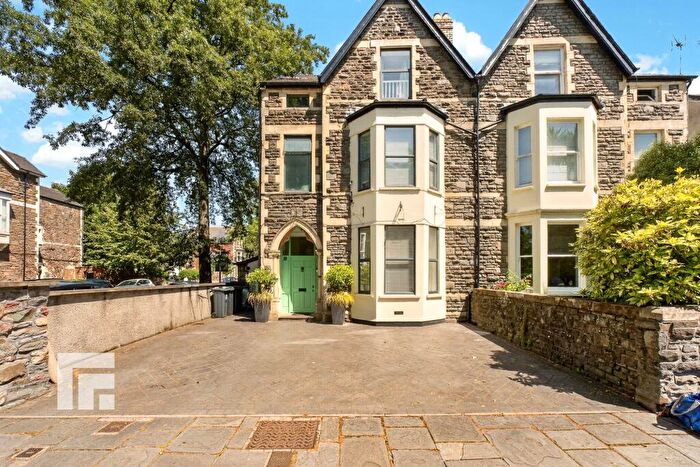 7 Bedroom Semi-Detached House For Sale In Oakfield Street, Roath, CF24