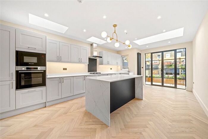 4 Bedroom Terraced House For Sale In Aveling Park Road, Walthamstow, London, E17