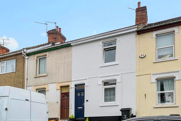 2 Bedroom Terraced House To Rent In Dryden Street, SN1