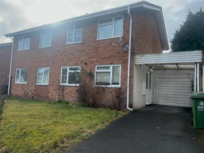 3 Bedroom Semi-Detached House To Rent In Naunton Road, Bentley, Walsall, WS2