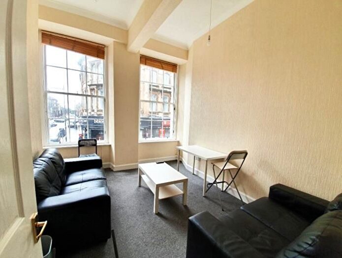 4 Bedroom Flat To Rent In South Bridge, Edinburgh, EH1