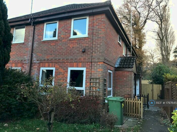 1 Bedroom Semi-Detached House To Rent In Northampton Close, Bracknell, RG12